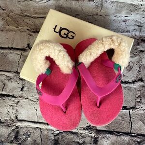 Baby girl UGG flip flop sandal